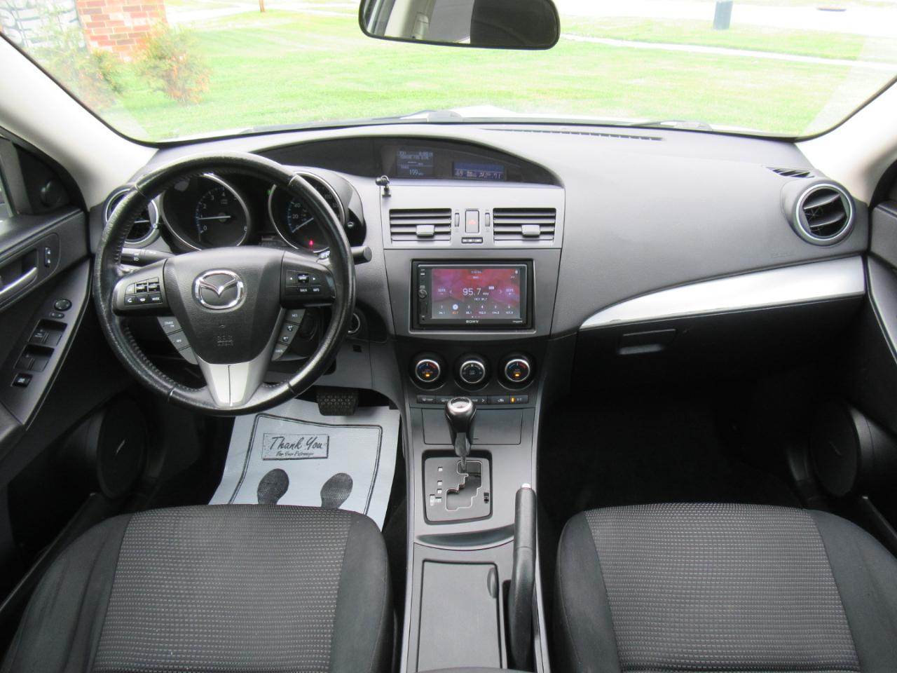 Mazda MAZDA3 i Touring AT 4-Door 2013