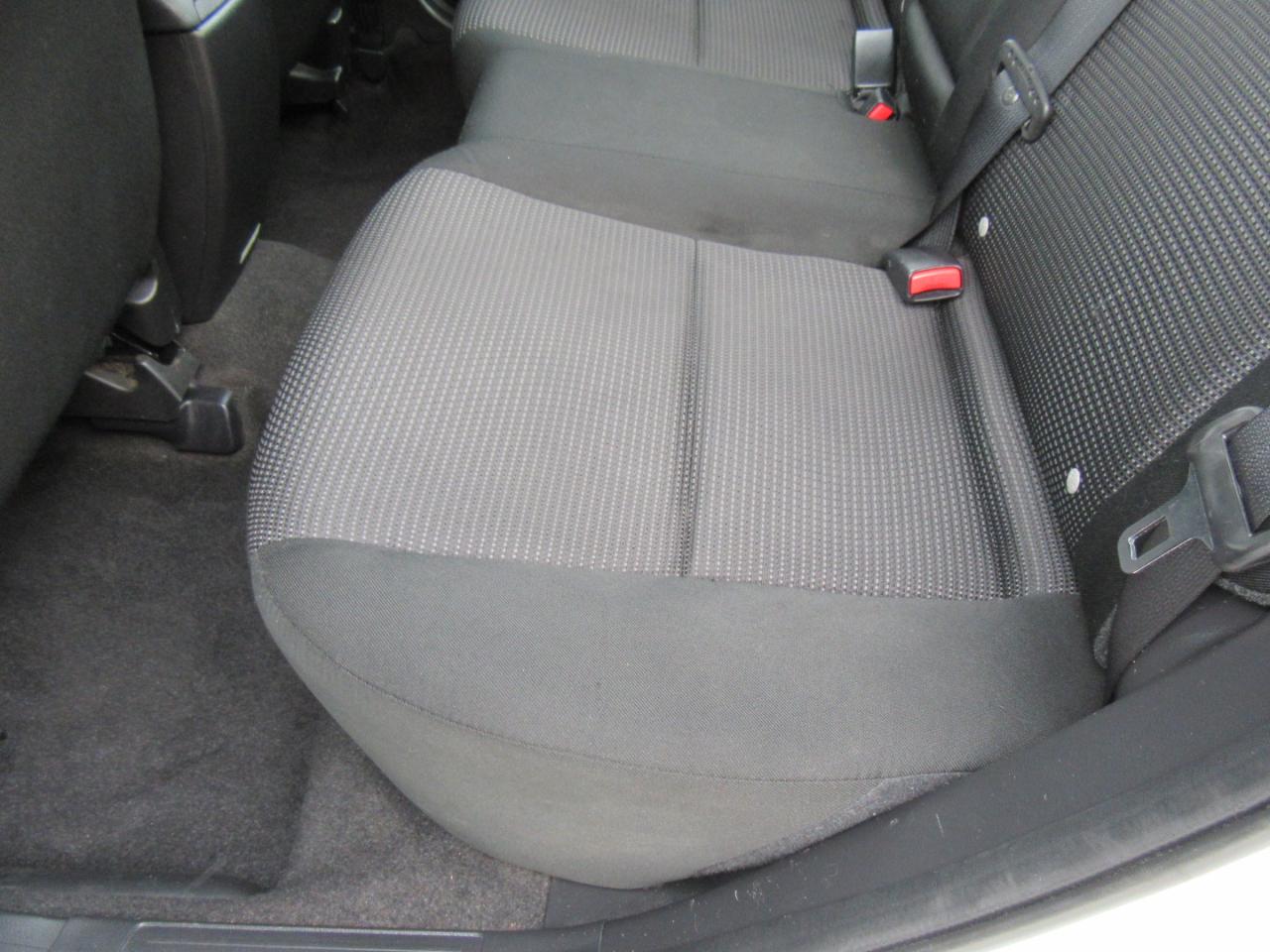 Mazda MAZDA3 i Touring AT 4-Door 2013