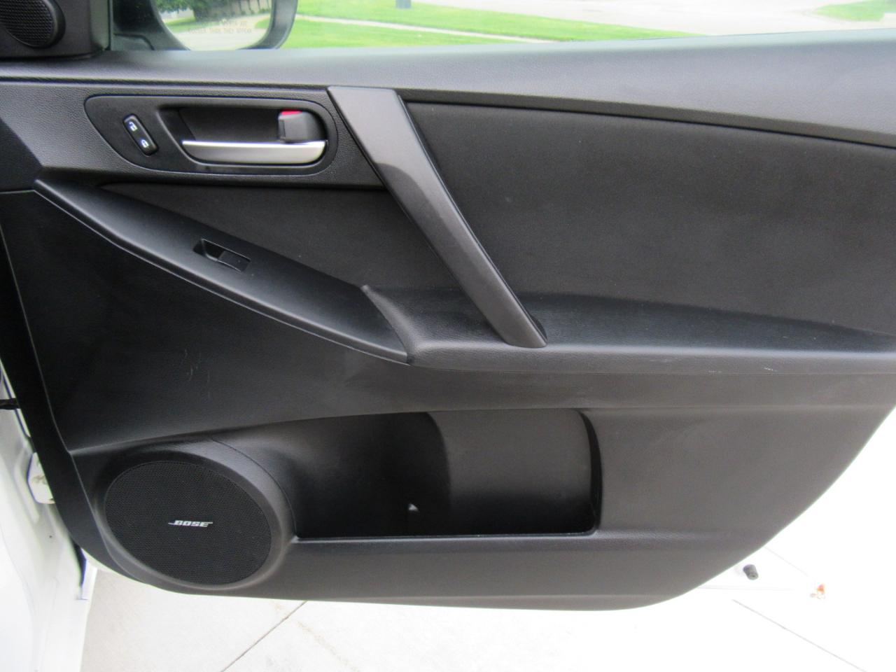 Mazda MAZDA3 i Touring AT 4-Door 2013