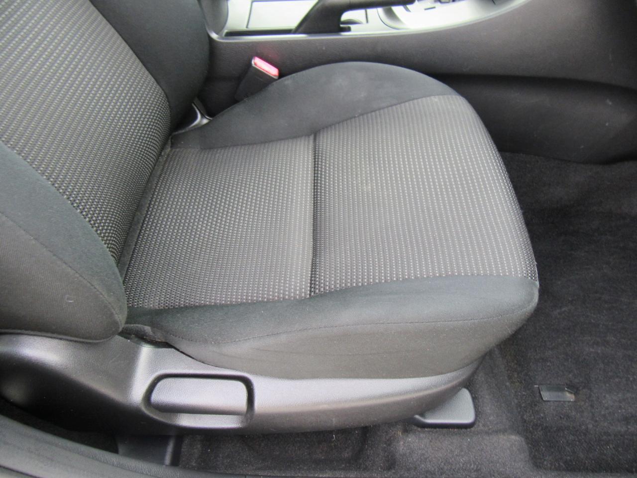 Mazda MAZDA3 i Touring AT 4-Door 2013
