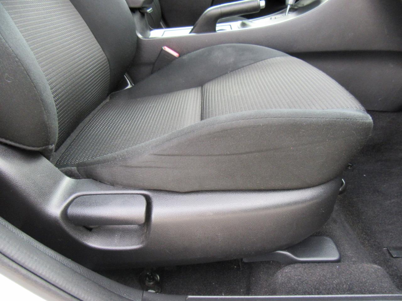Mazda MAZDA3 i Touring AT 4-Door 2013