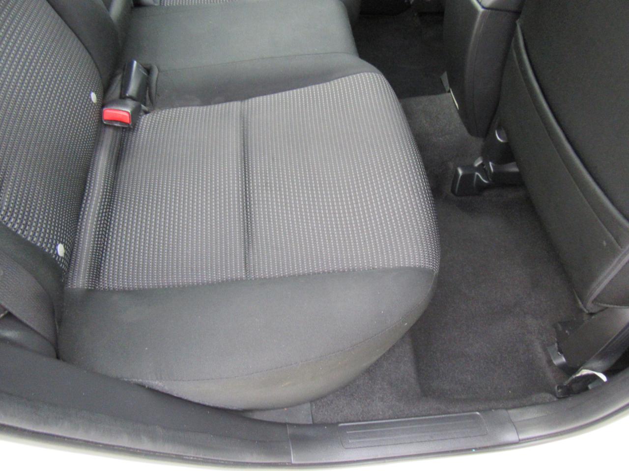 Mazda MAZDA3 i Touring AT 4-Door 2013
