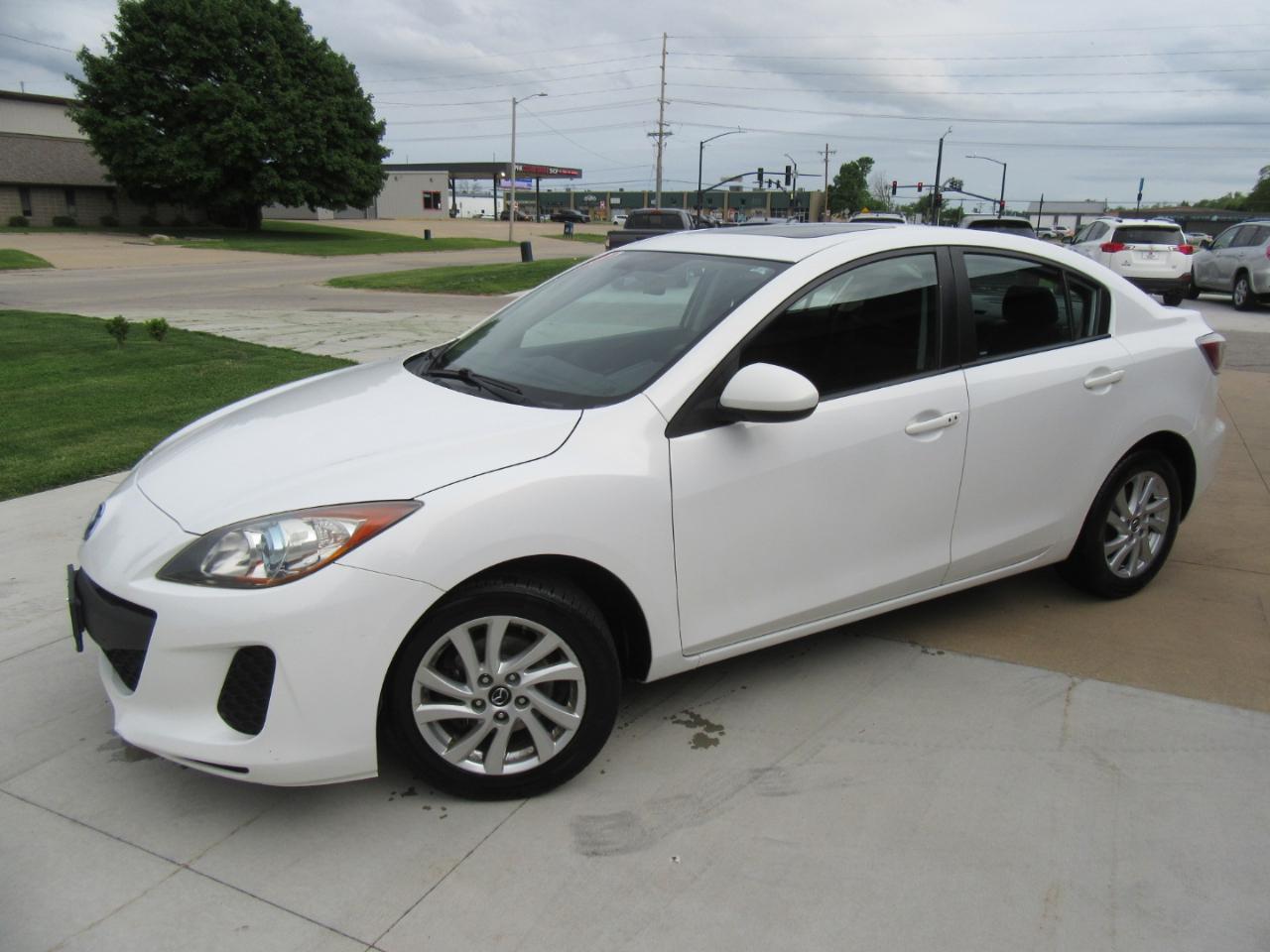 Mazda MAZDA3 i Touring AT 4-Door 2013
