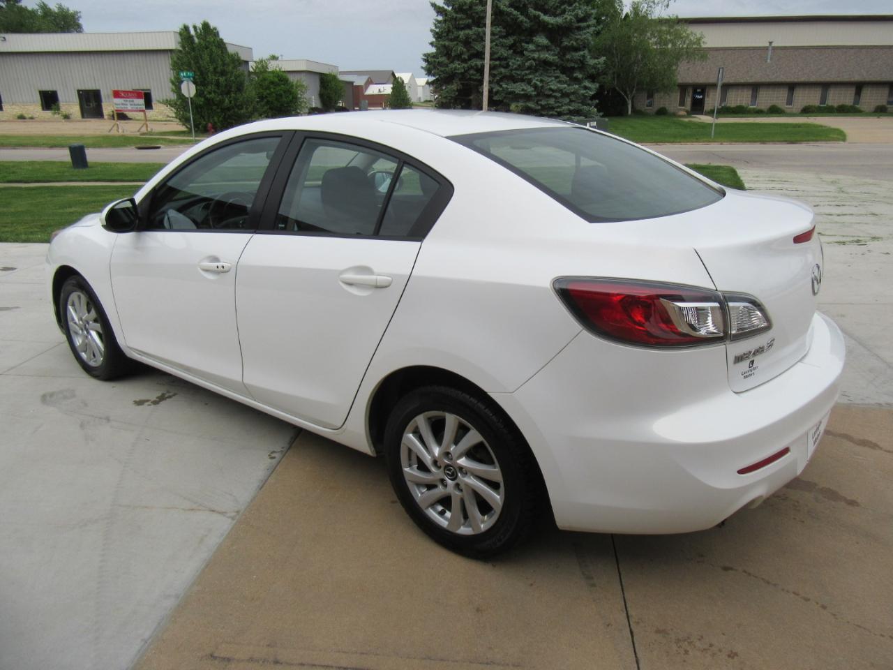 Mazda MAZDA3 i Touring AT 4-Door 2013