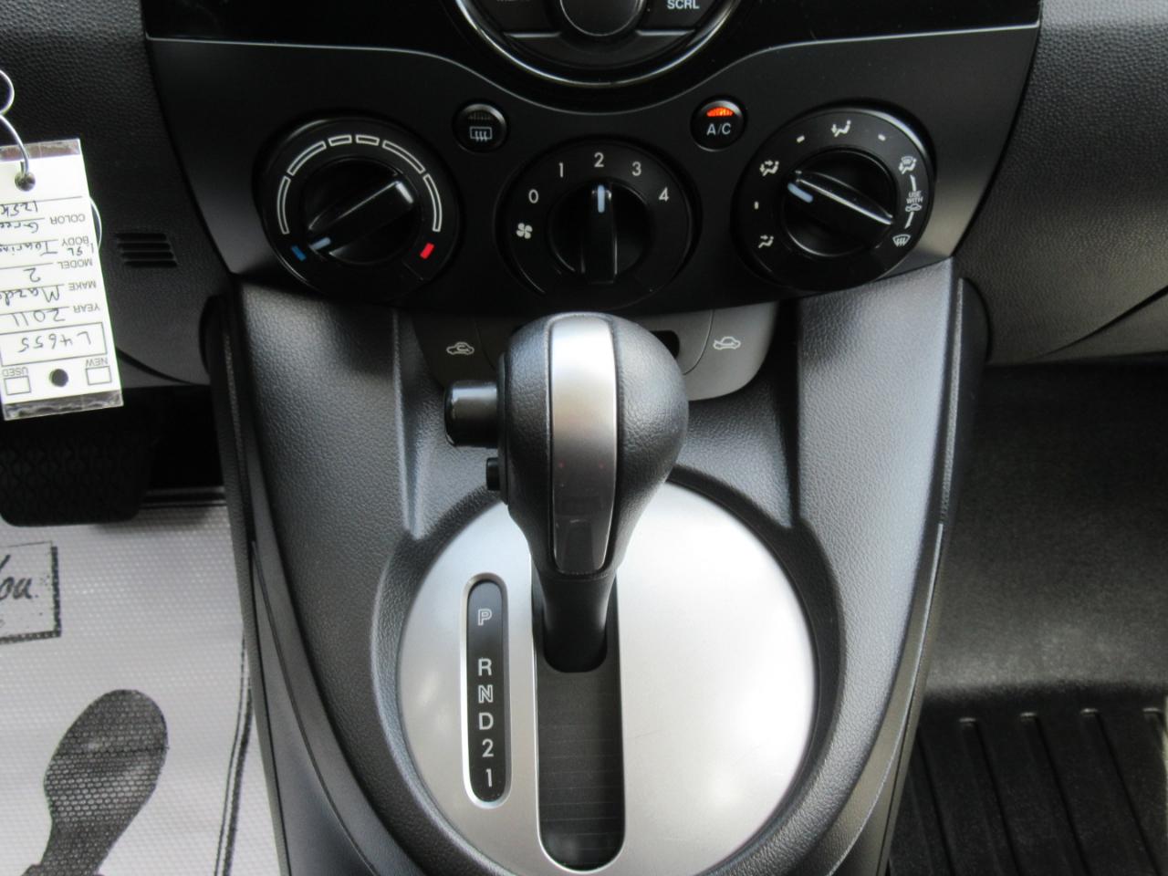 Mazda MAZDA2 Touring 2011
