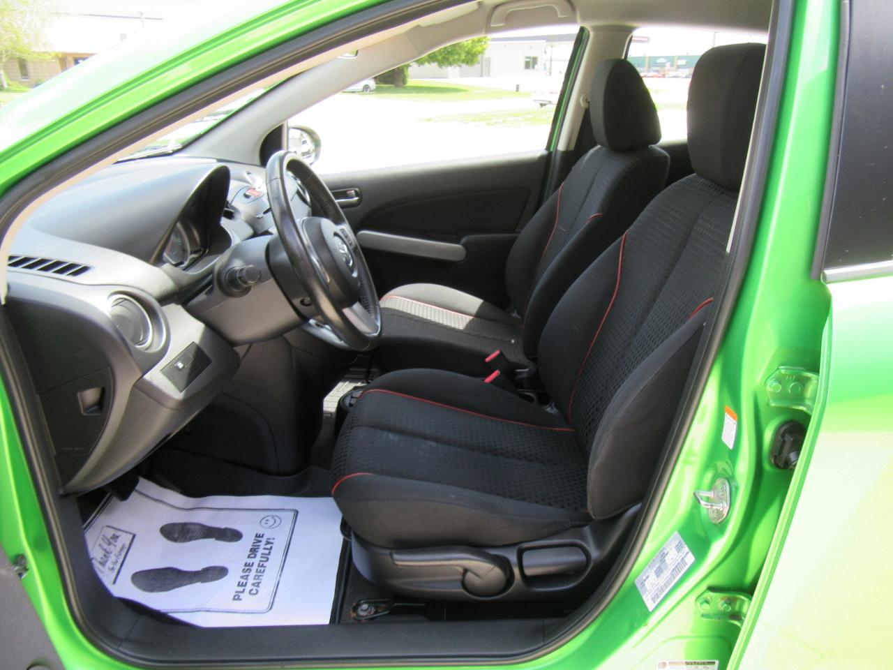 Mazda MAZDA2 Touring 2011