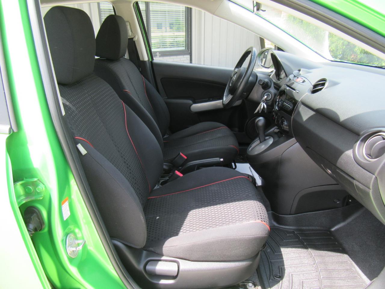 Mazda MAZDA2 Touring 2011