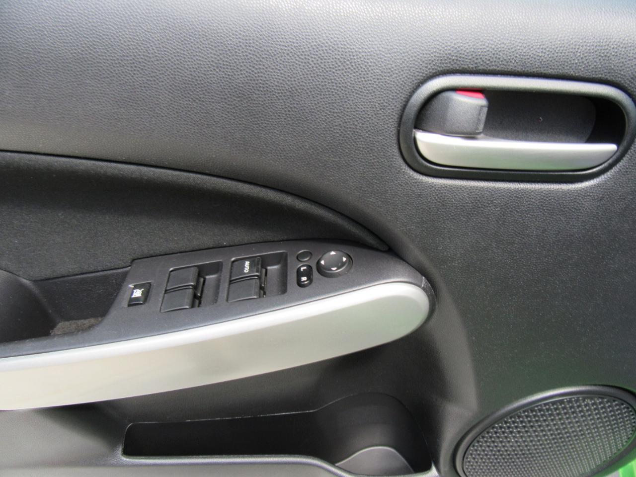 Mazda MAZDA2 Touring 2011
