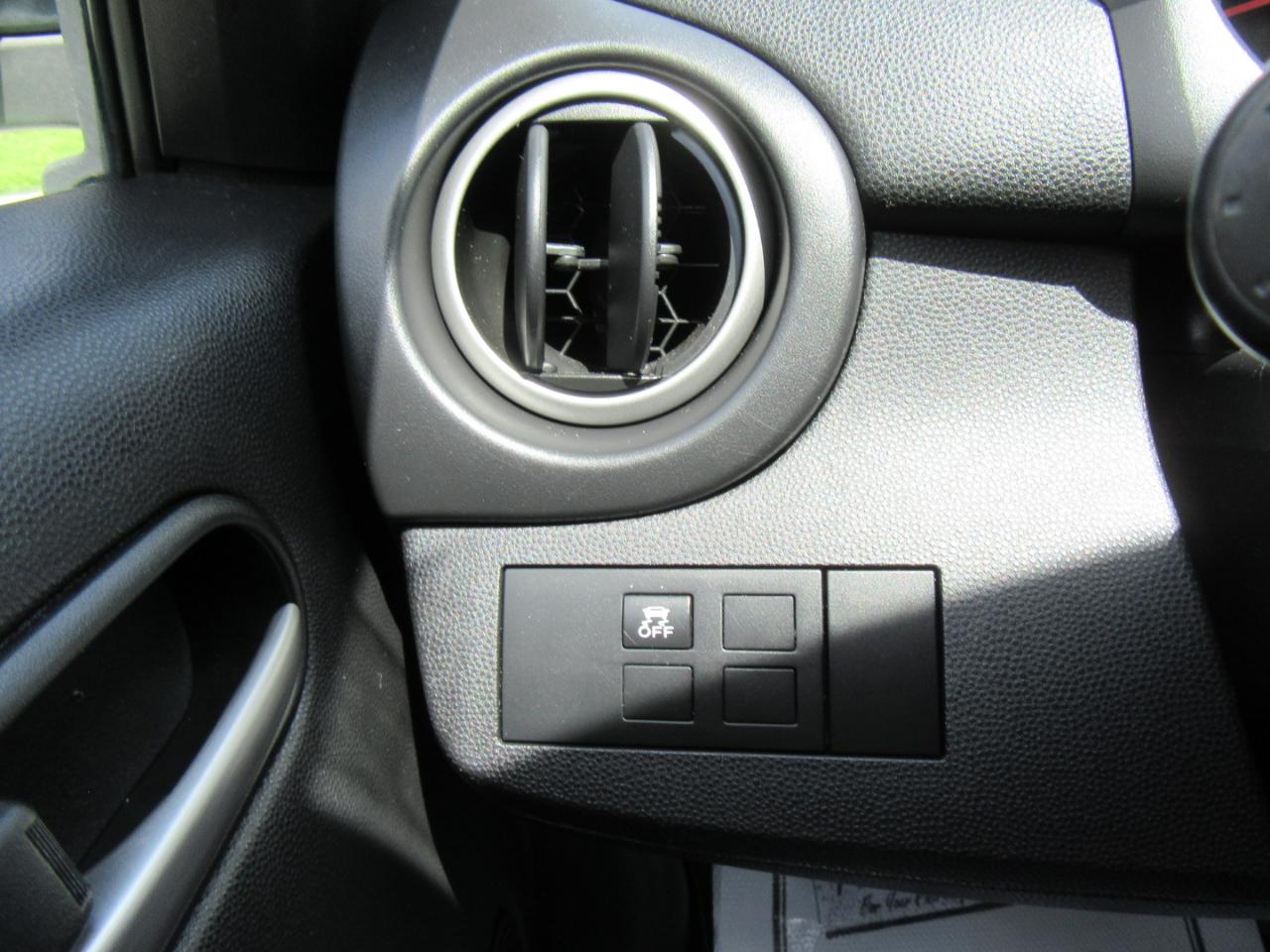 Mazda MAZDA2 Touring 2011