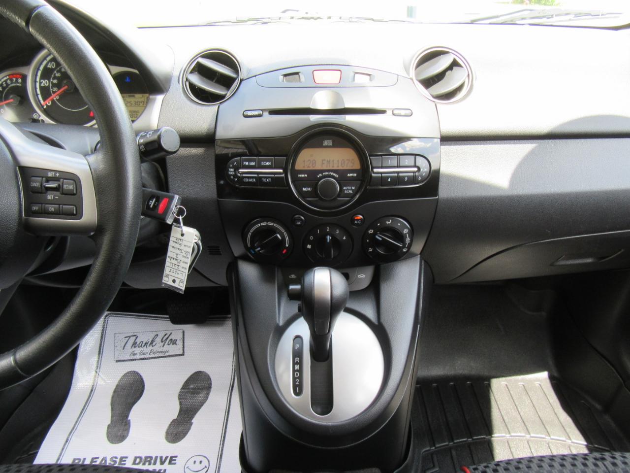 Mazda MAZDA2 Touring 2011