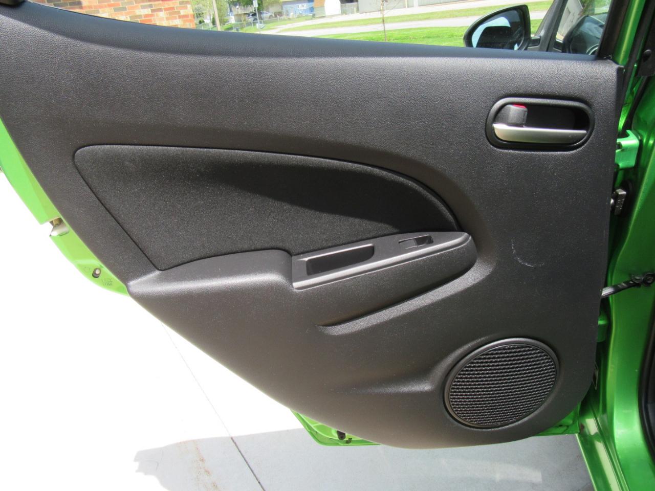 Mazda MAZDA2 Touring 2011