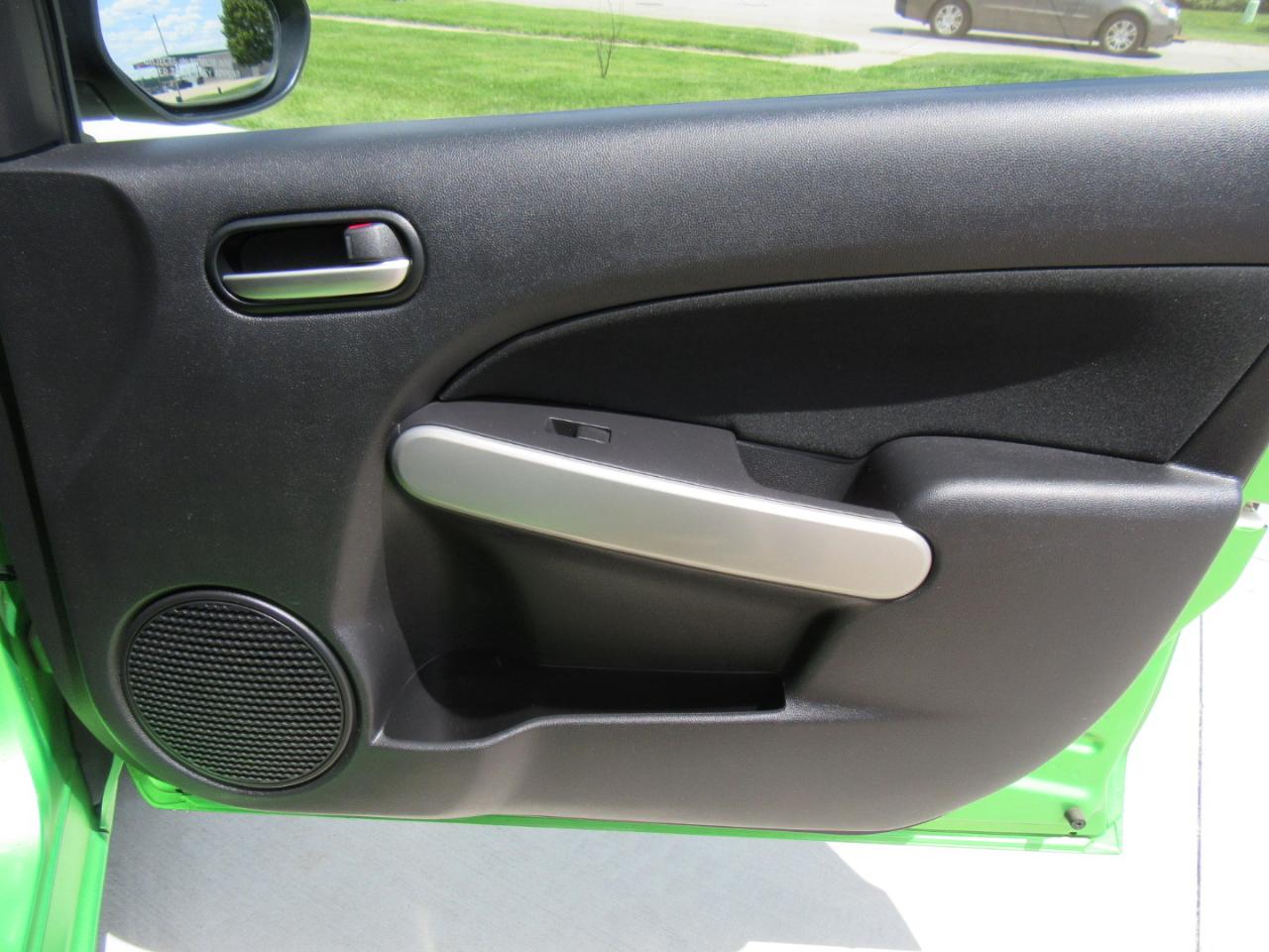 Mazda MAZDA2 Touring 2011