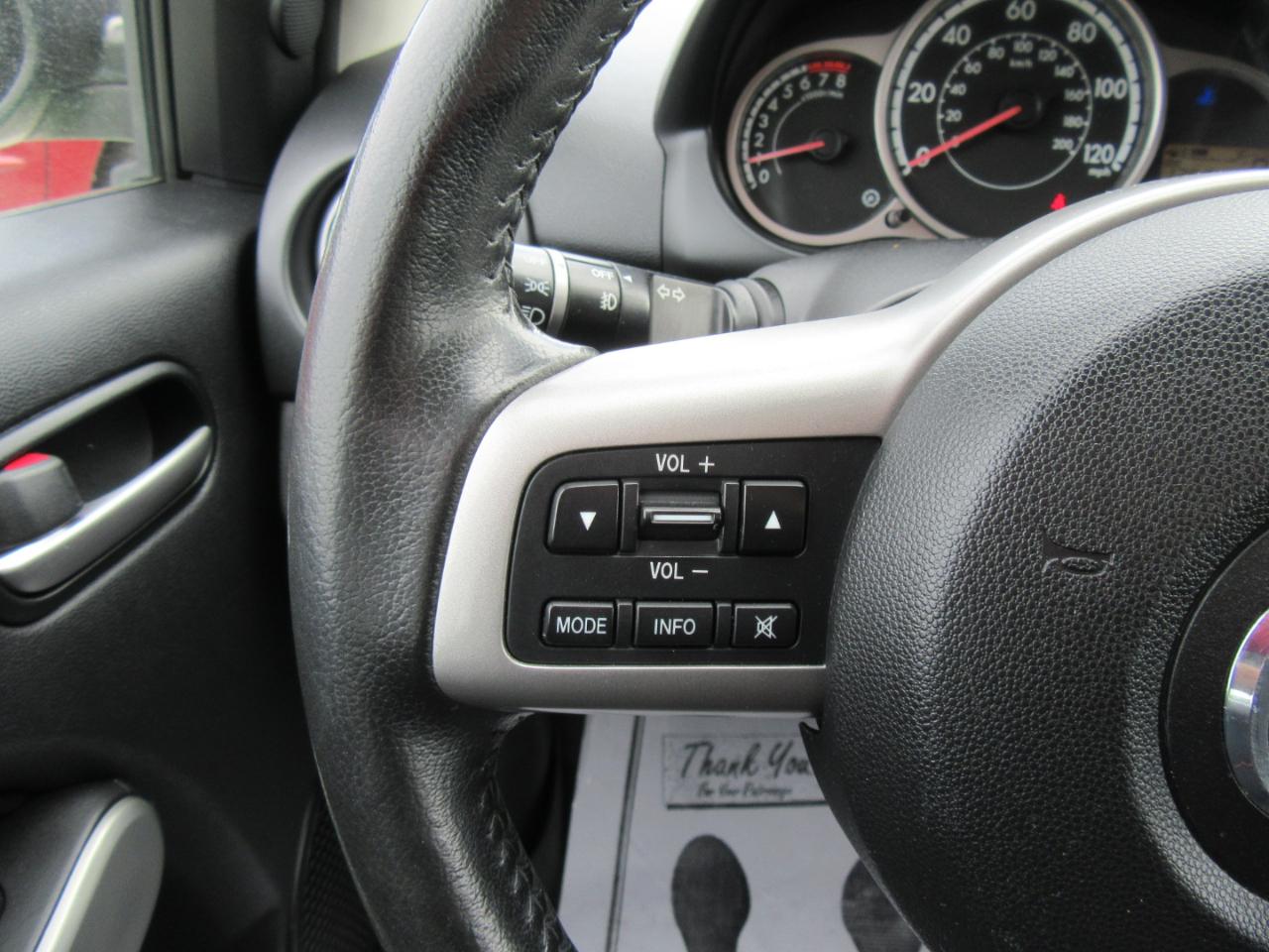 Mazda MAZDA2 Touring 2011