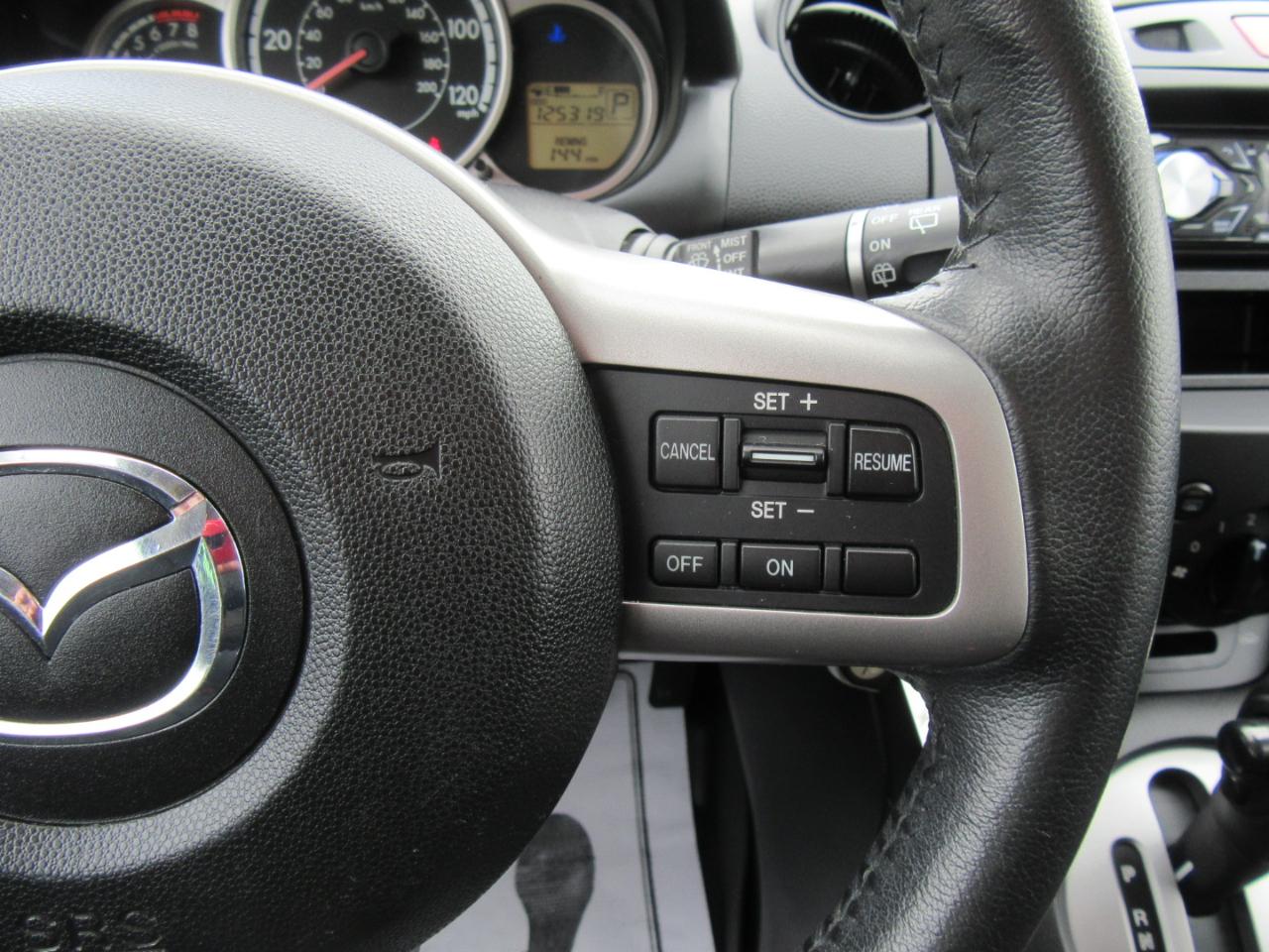 Mazda MAZDA2 Touring 2011