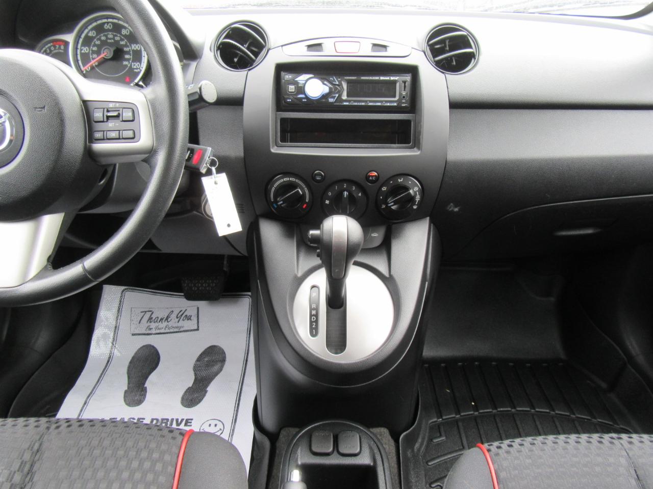 Mazda MAZDA2 Touring 2011