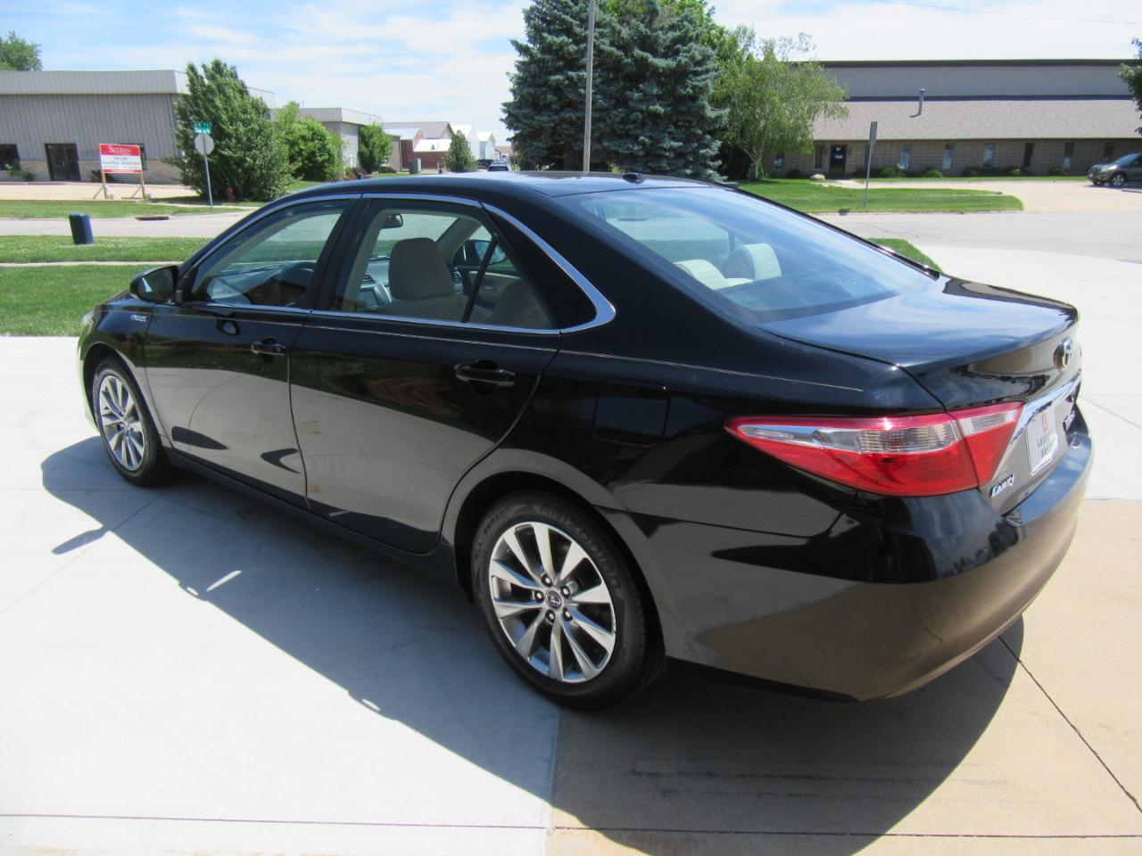 Toyota Camry Hybrid XLE 2015