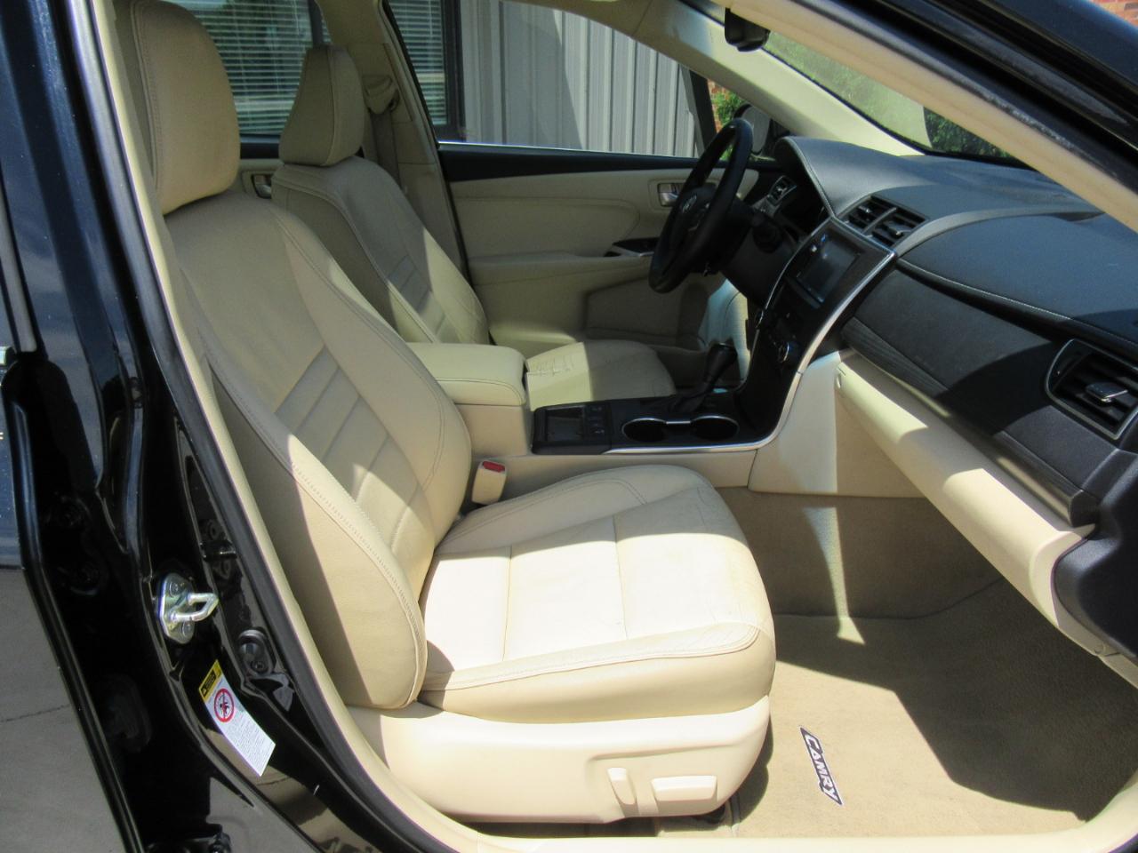 Toyota Camry Hybrid XLE 2015