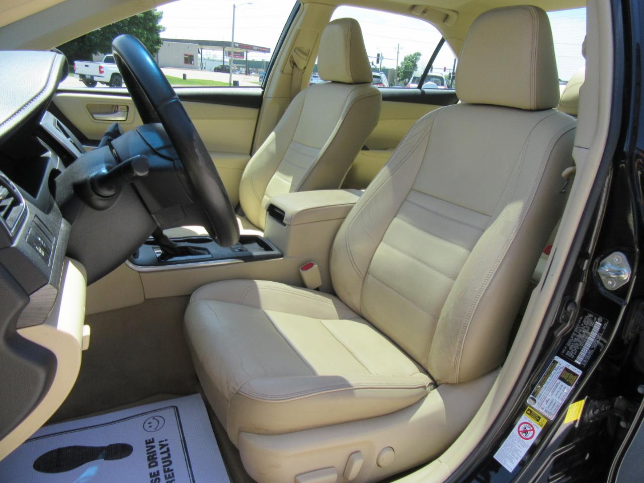 Toyota Camry Hybrid XLE 2015