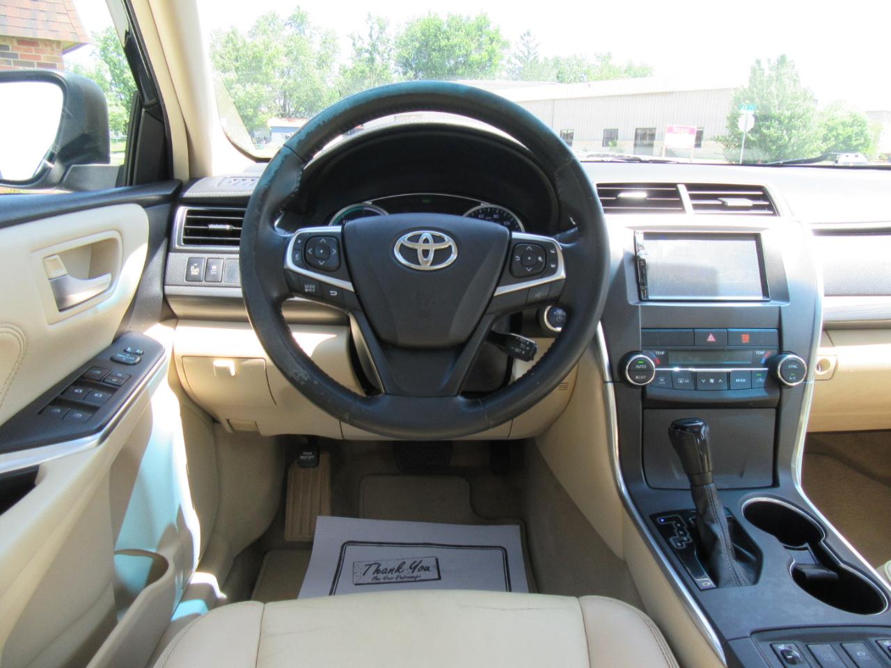 Toyota Camry Hybrid XLE 2015