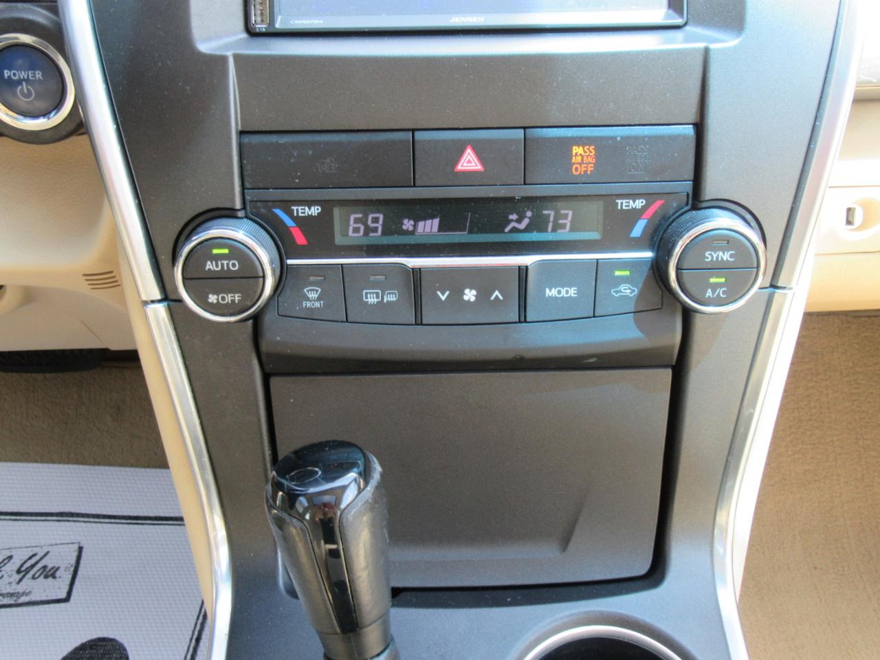Toyota Camry Hybrid XLE 2015