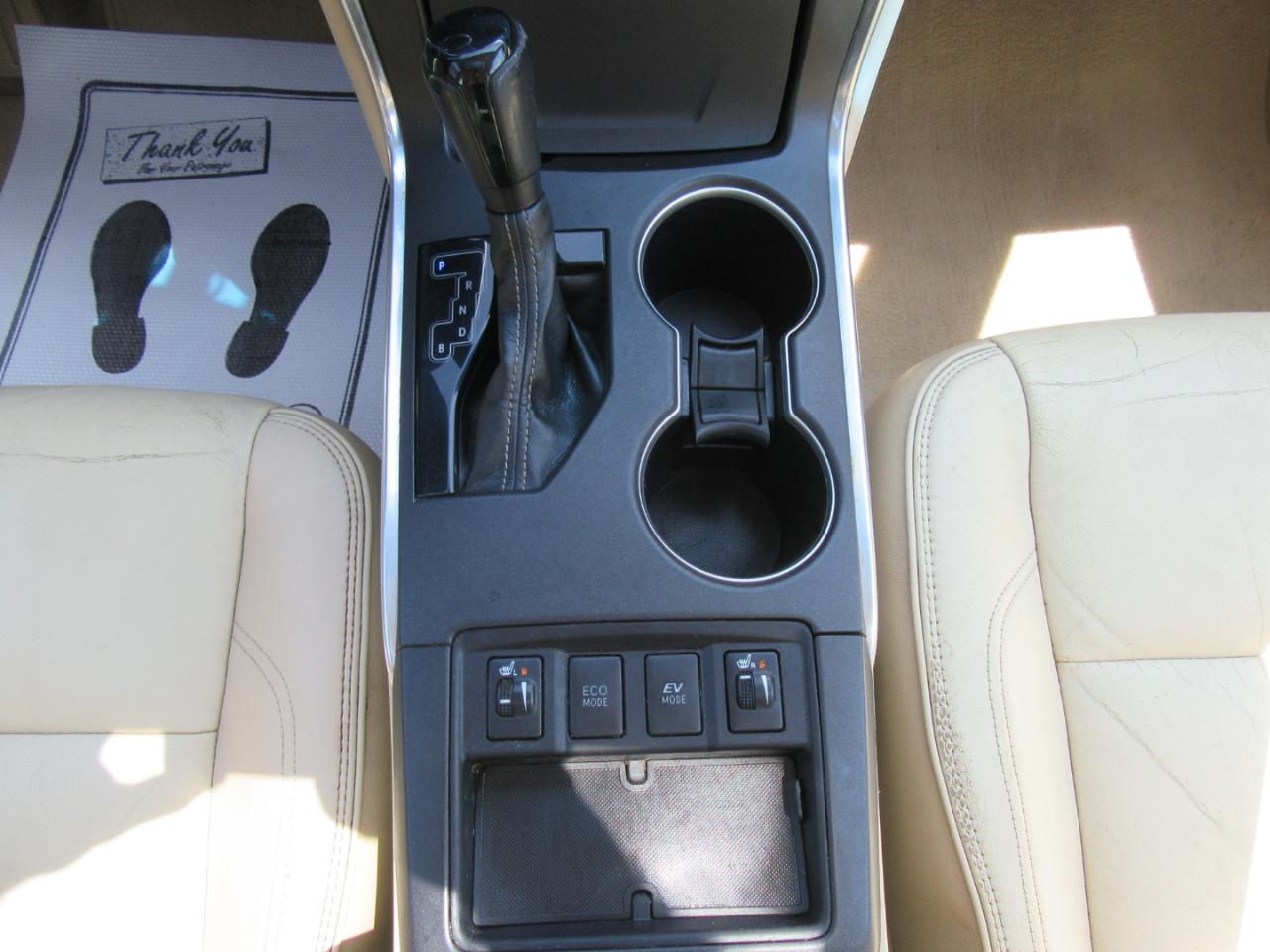 Toyota Camry Hybrid XLE 2015