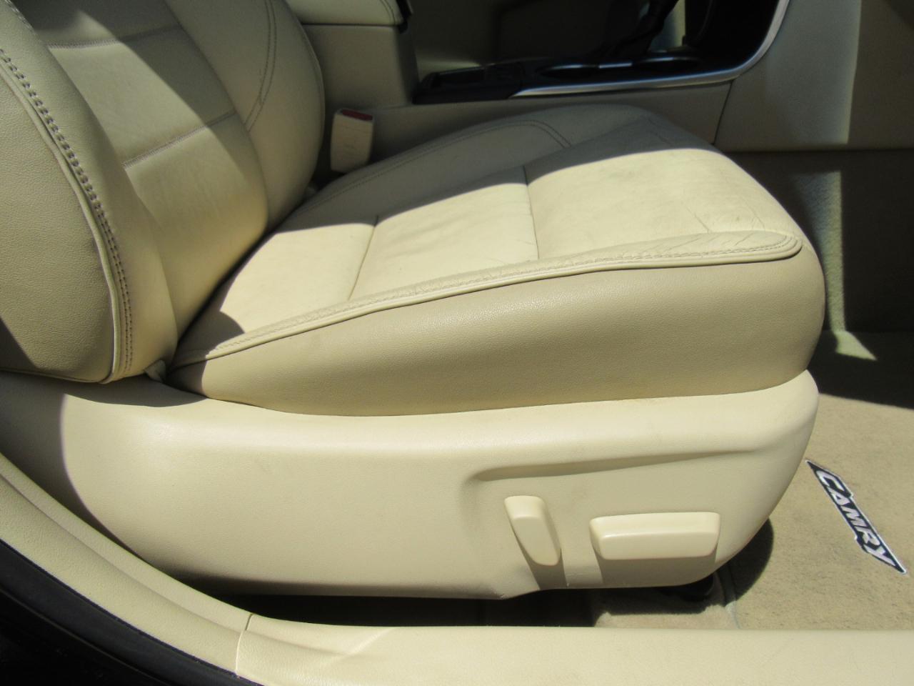 Toyota Camry Hybrid XLE 2015