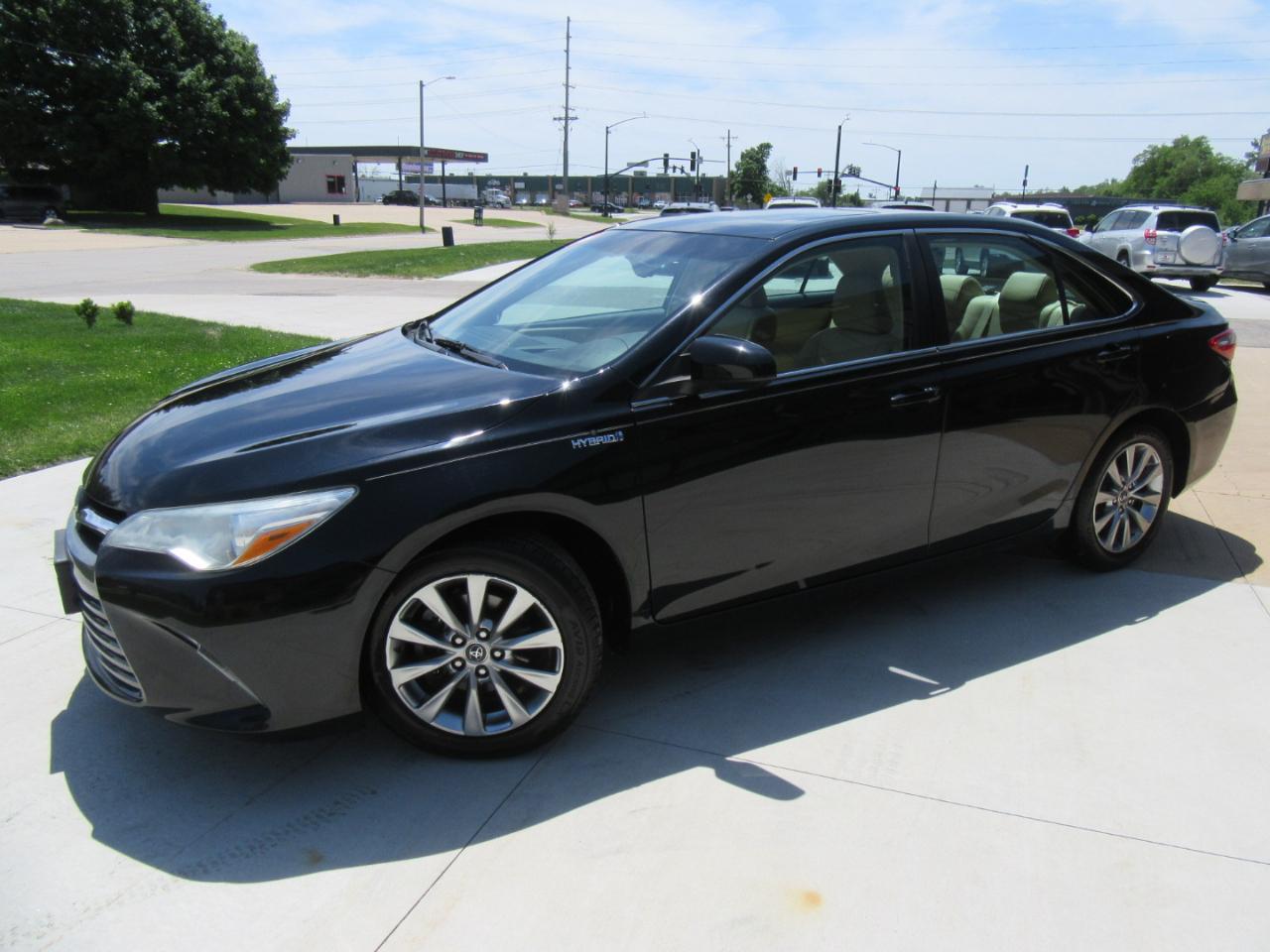 Toyota Camry Hybrid XLE 2015