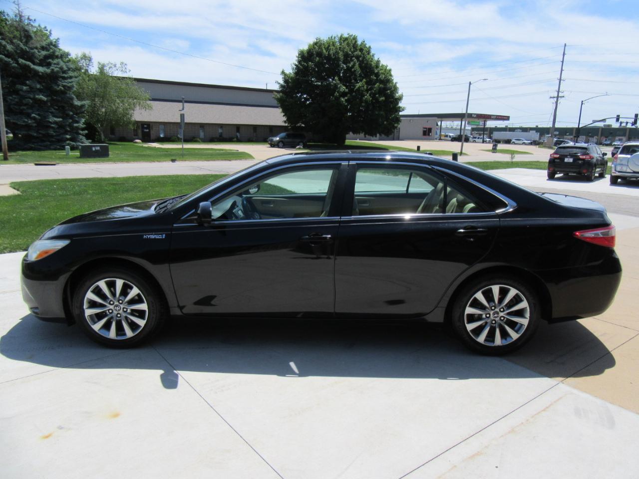 Toyota Camry Hybrid XLE 2015
