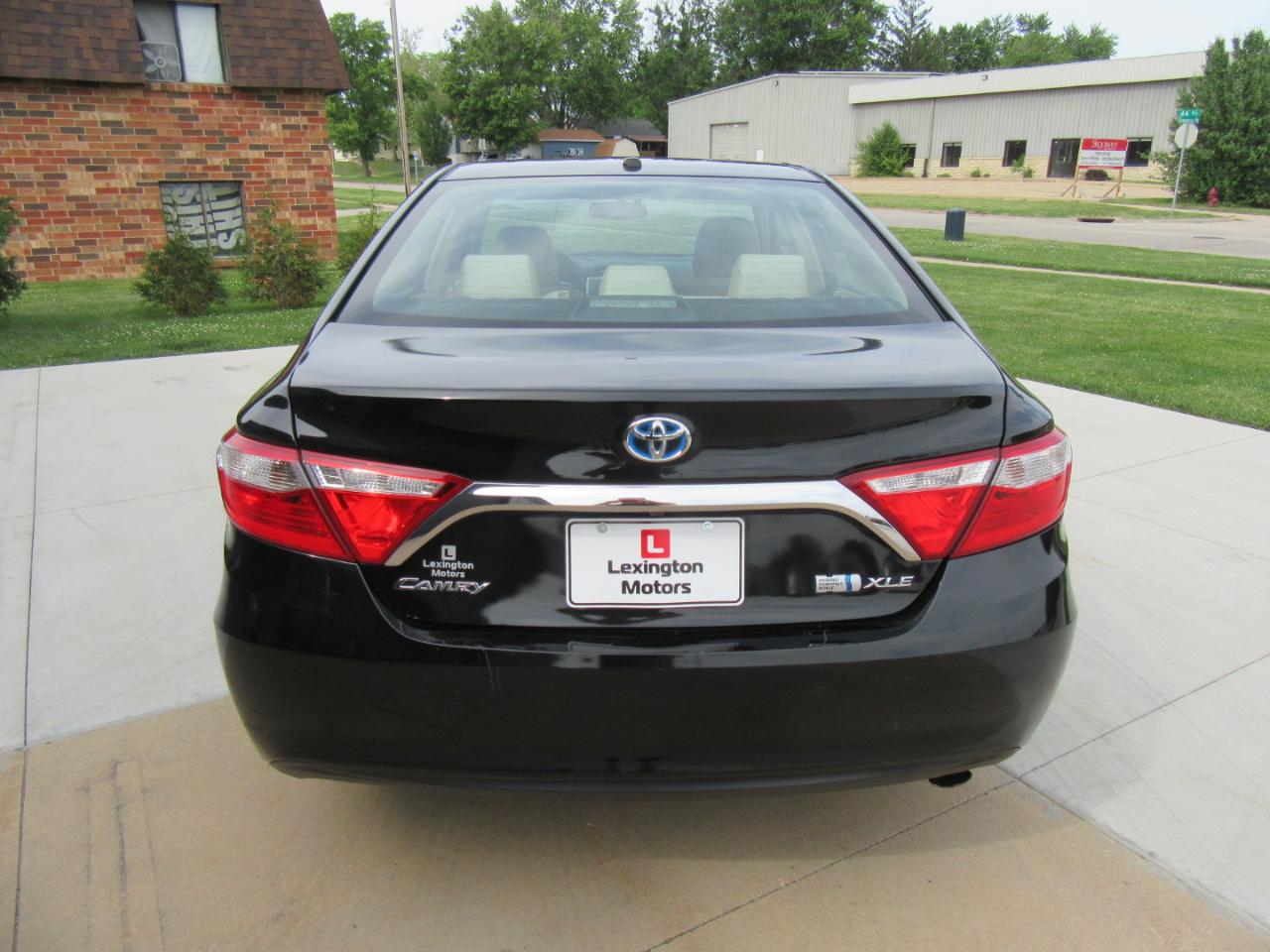 Toyota Camry Hybrid XLE 2015