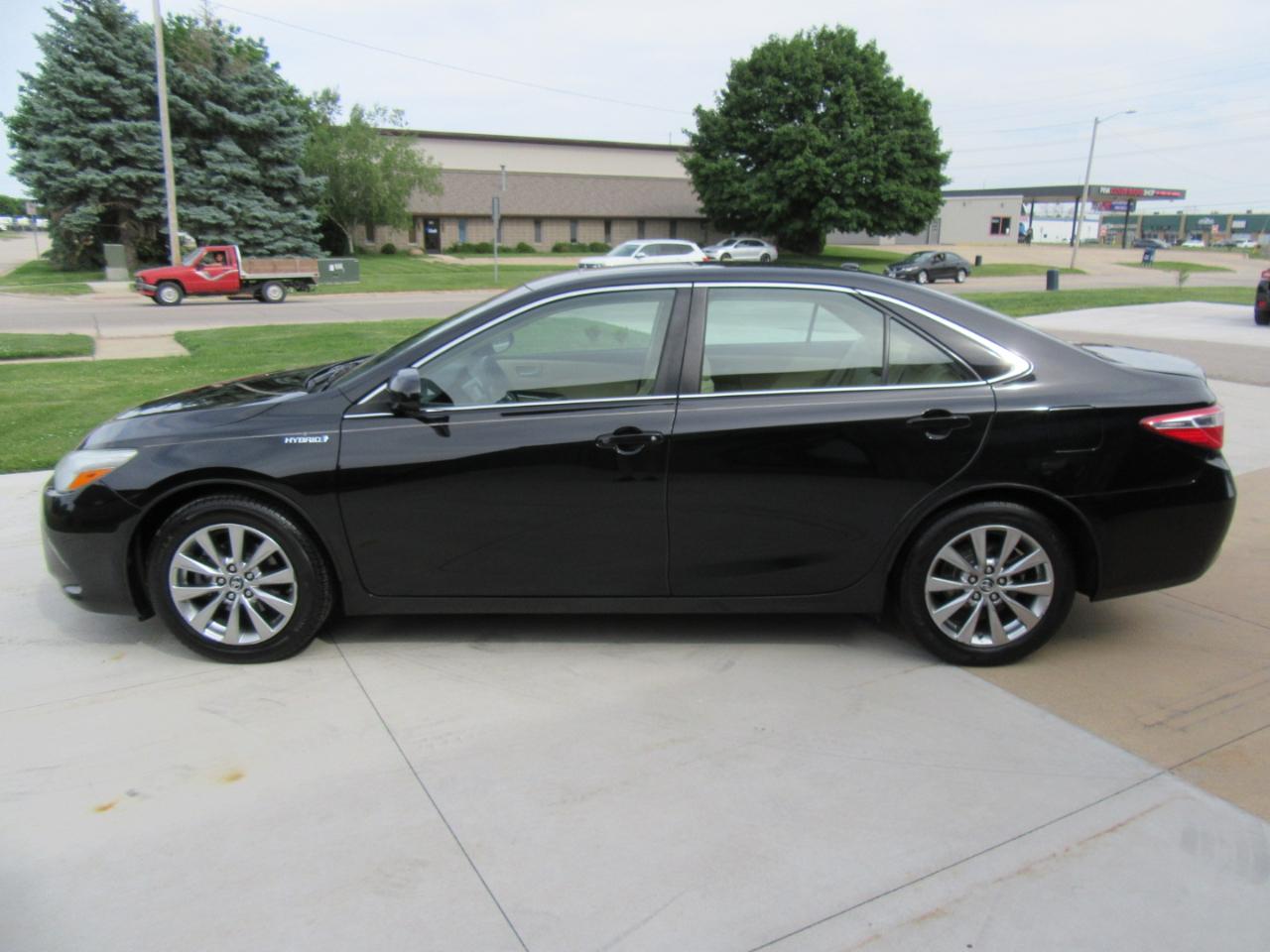 Toyota Camry Hybrid XLE 2015