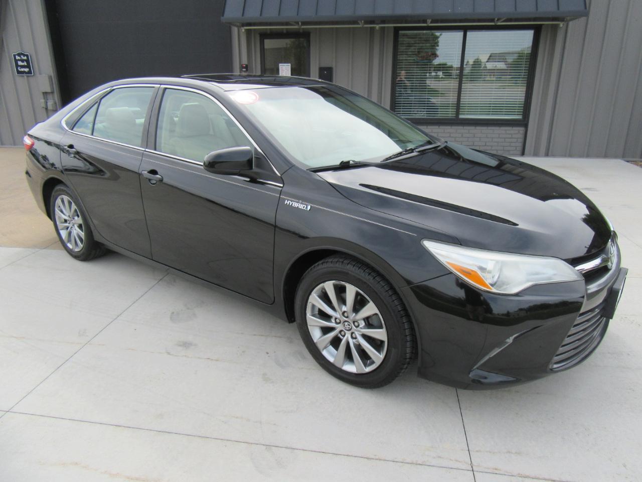 Toyota Camry Hybrid XLE 2015