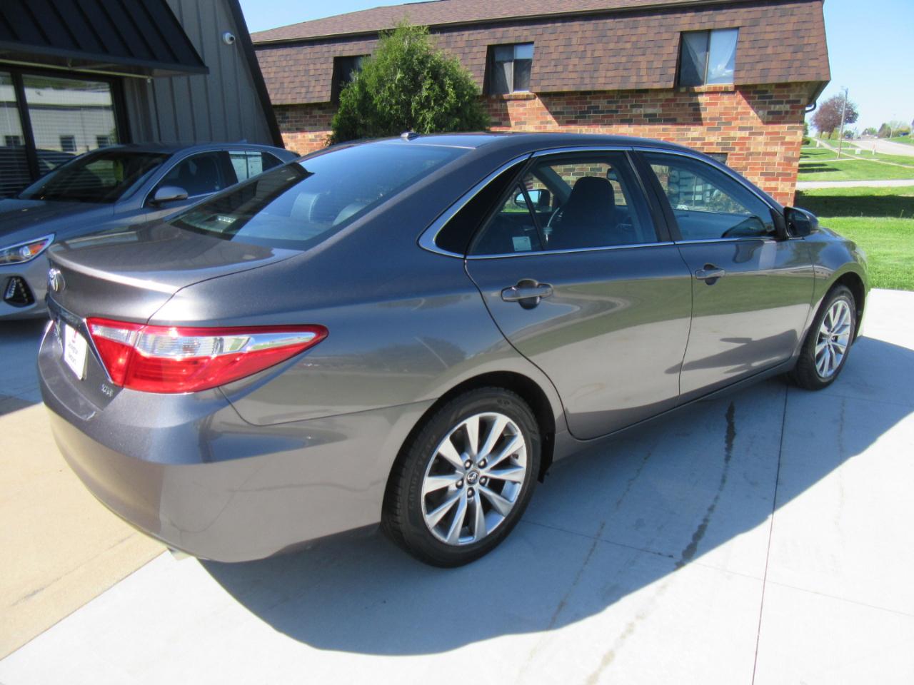 Toyota Camry XLE 2017
