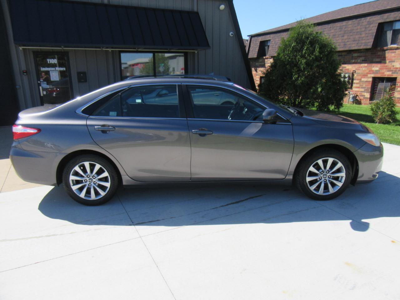 Toyota Camry XLE 2017