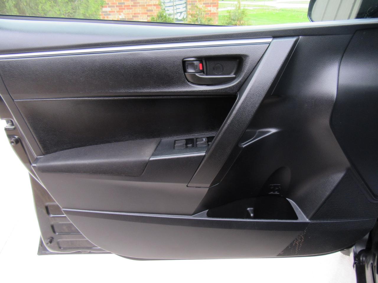 Toyota Corolla L 2016