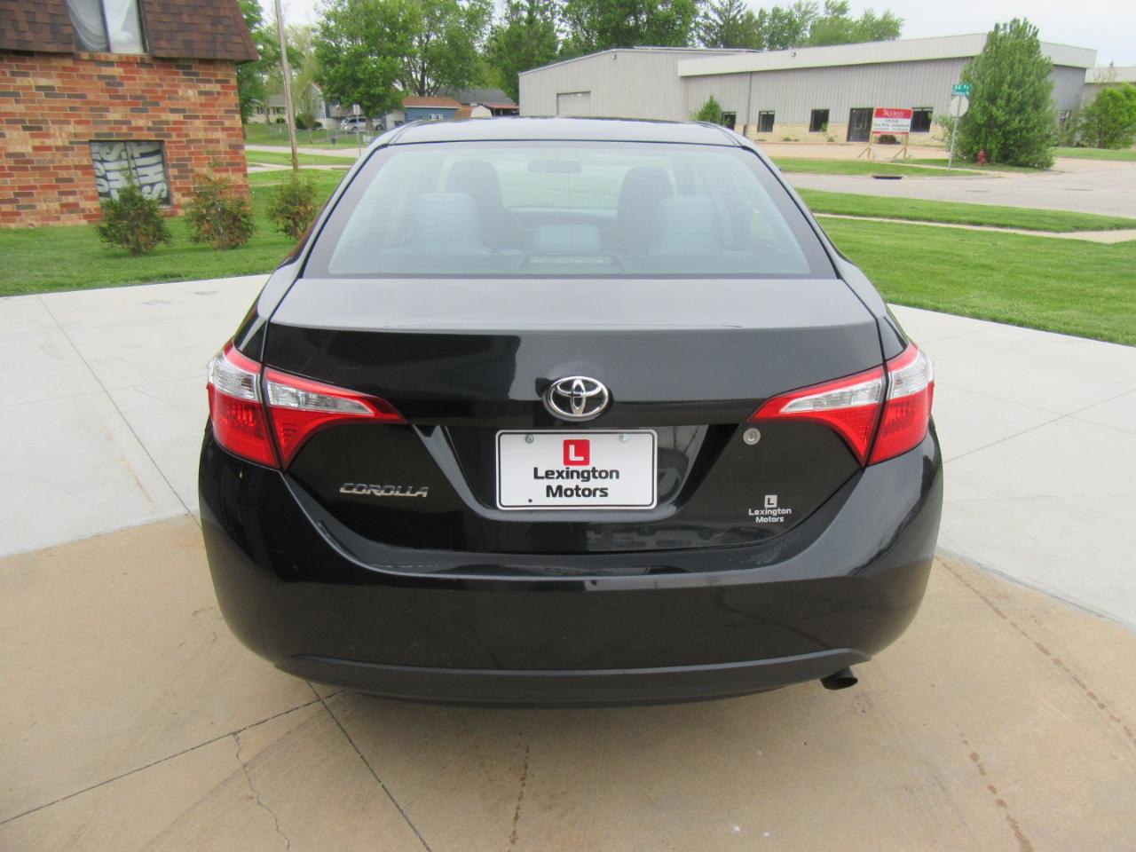 Toyota Corolla L 2016