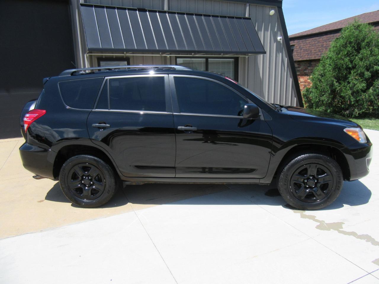 Toyota RAV4 Base 2011