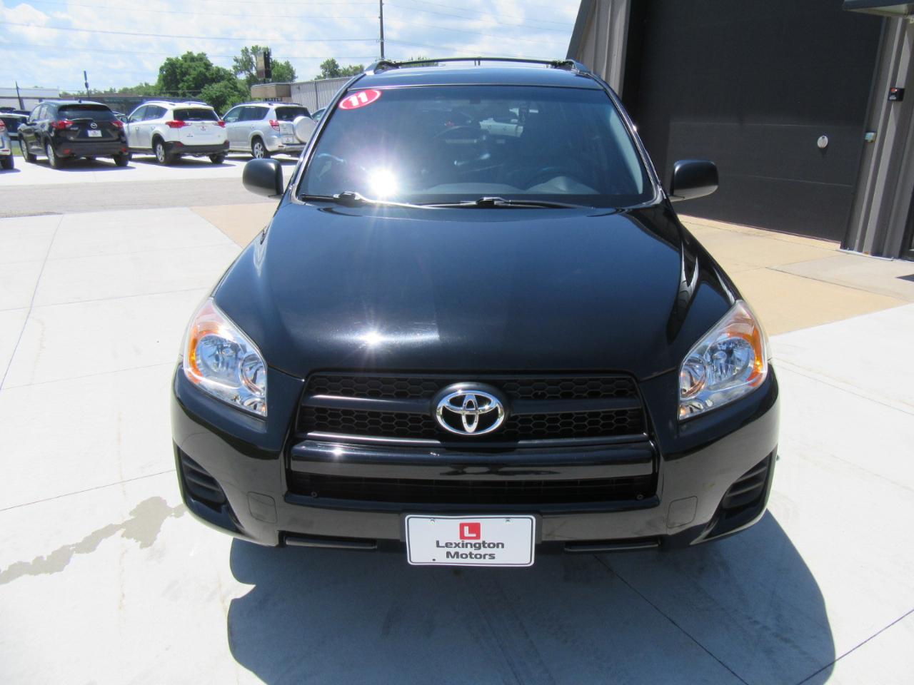 Toyota RAV4 Base 2011