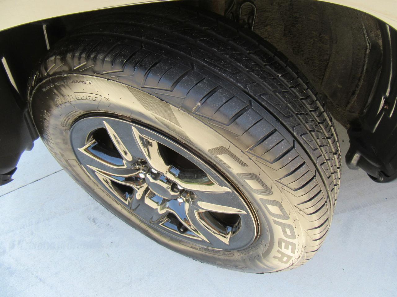 Toyota RAV4 Base 2011