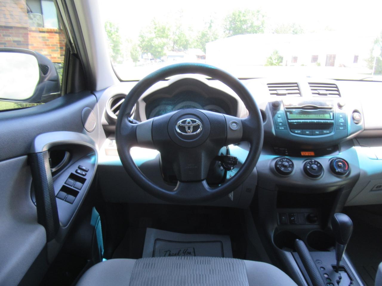 Toyota RAV4 Base 2011