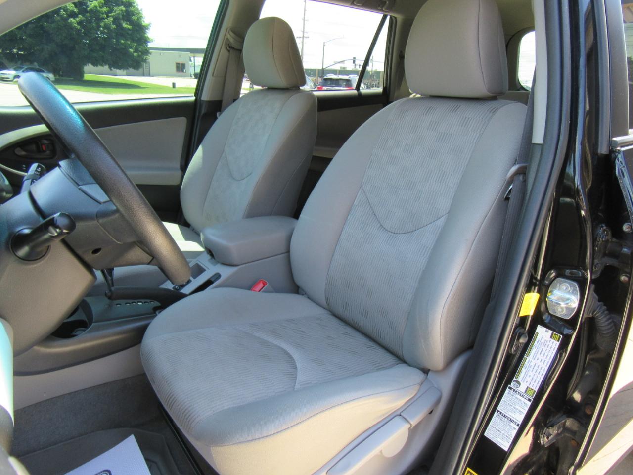 Toyota RAV4 Base 2011