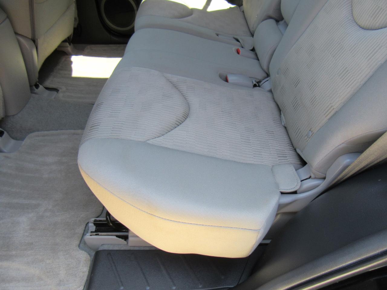Toyota RAV4 Base 2011