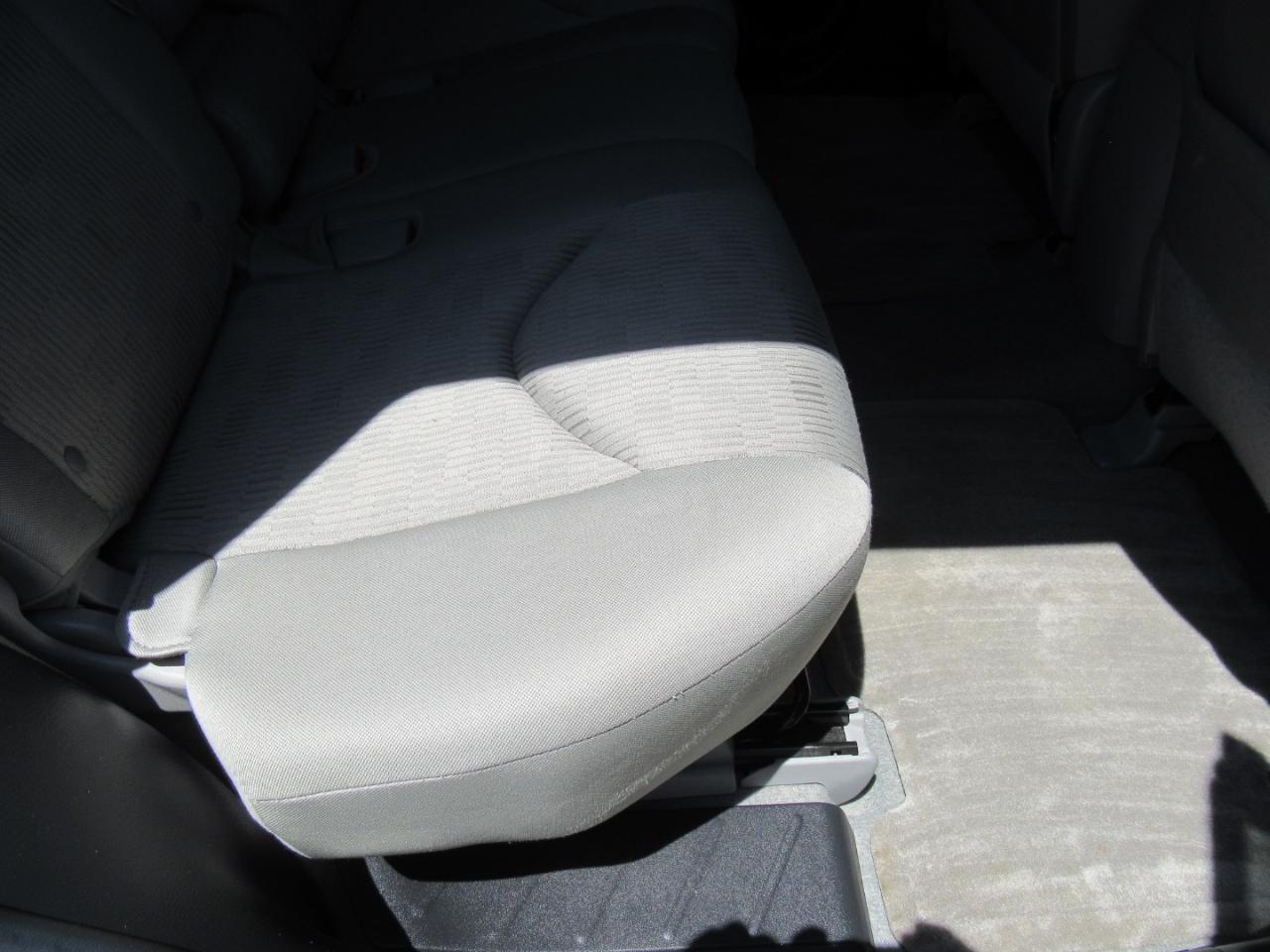 Toyota RAV4 Base 2011
