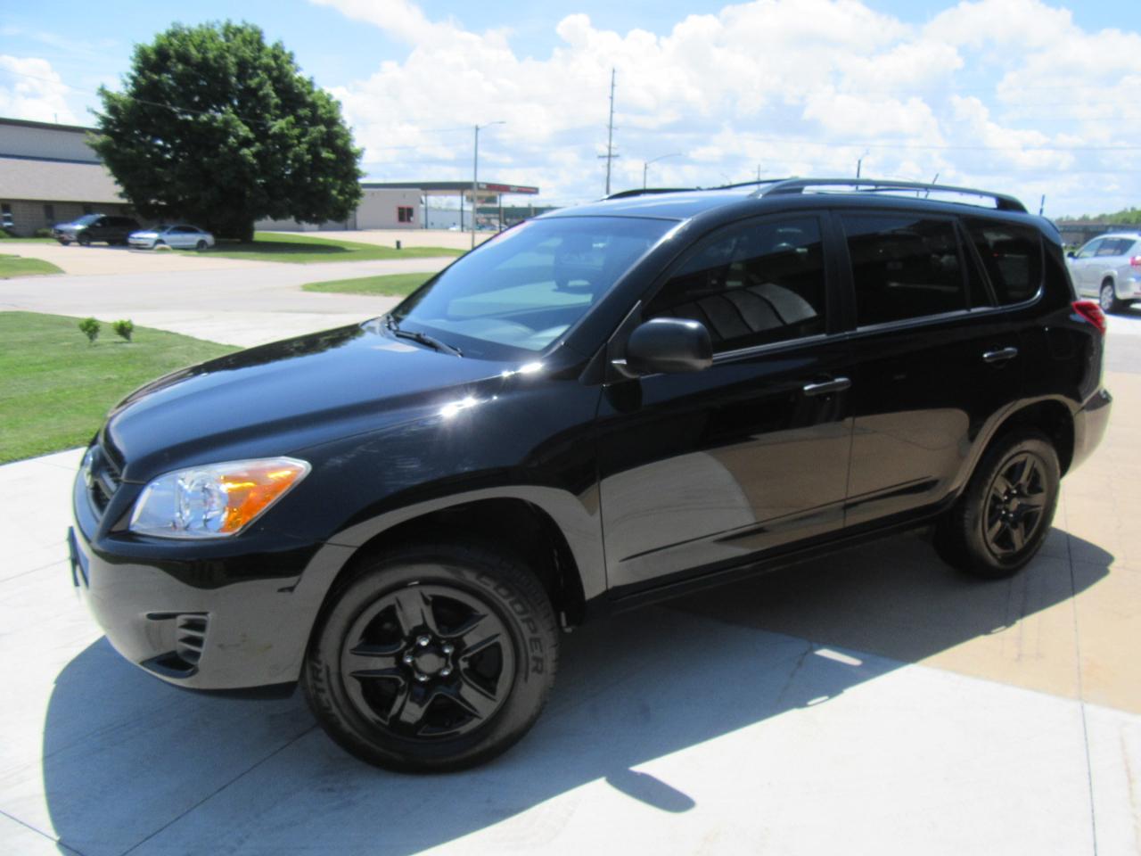 Toyota RAV4 Base 2011