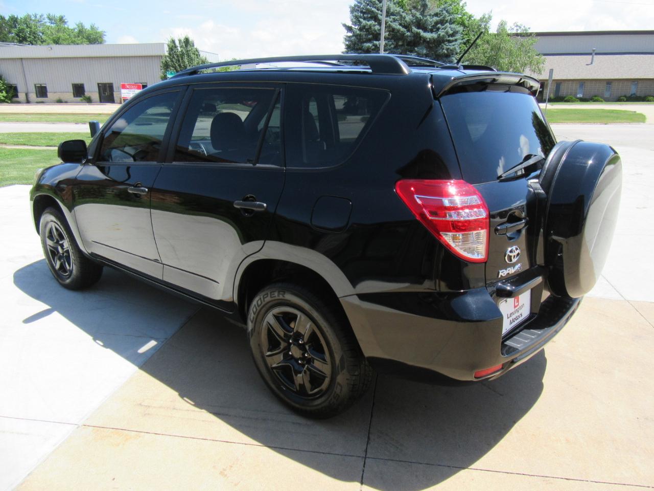 Toyota RAV4 Base 2011