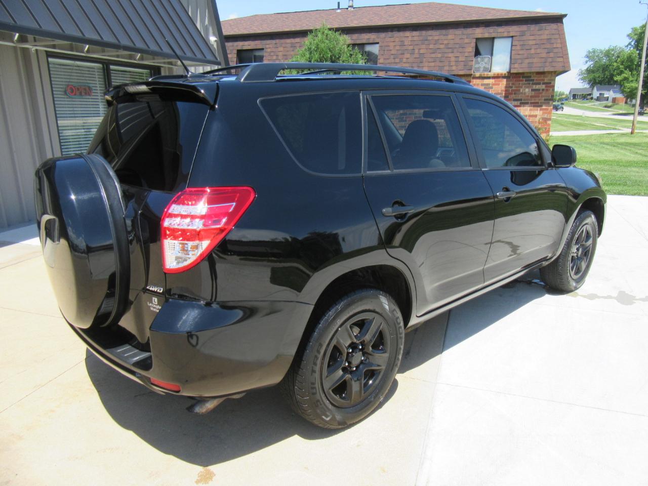 Toyota RAV4 Base 2011