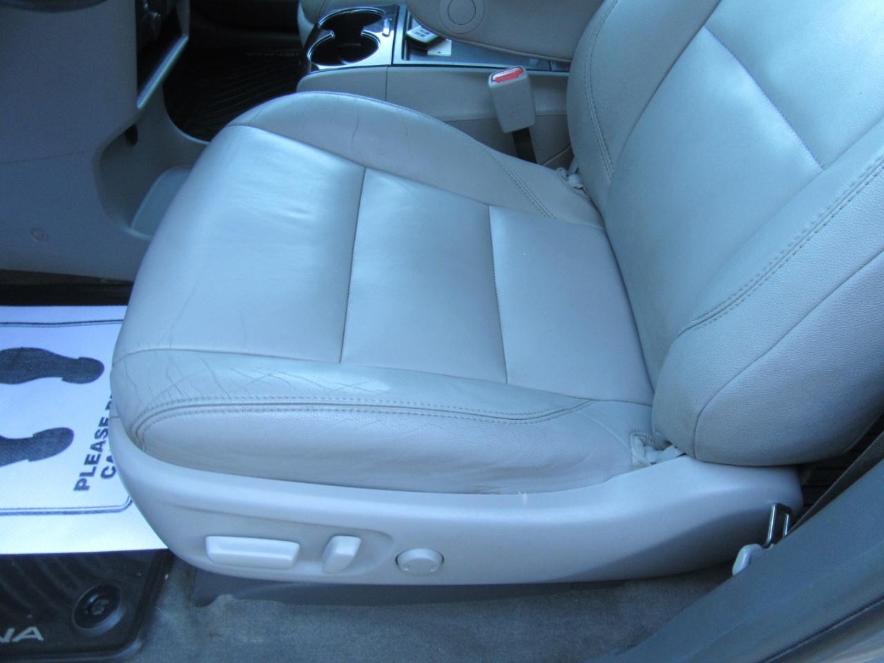 Toyota Sienna XLE FWD 8-Passenger V6 2015