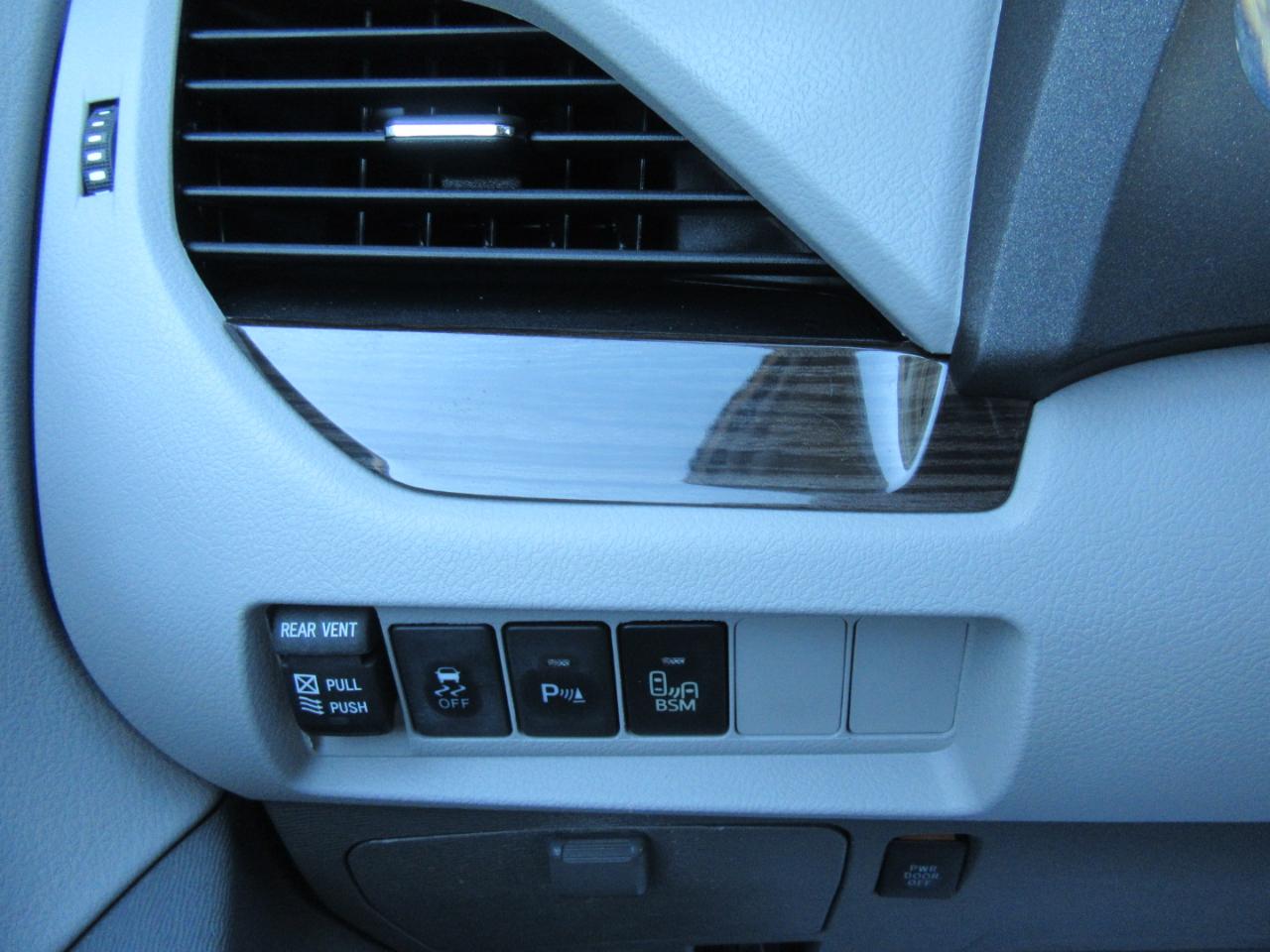 Toyota Sienna XLE FWD 8-Passenger V6 2015