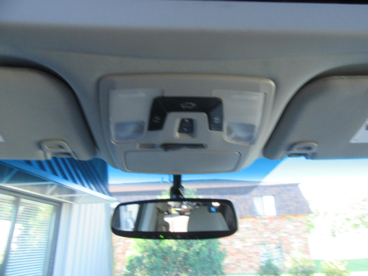 Toyota Sienna XLE FWD 8-Passenger V6 2015