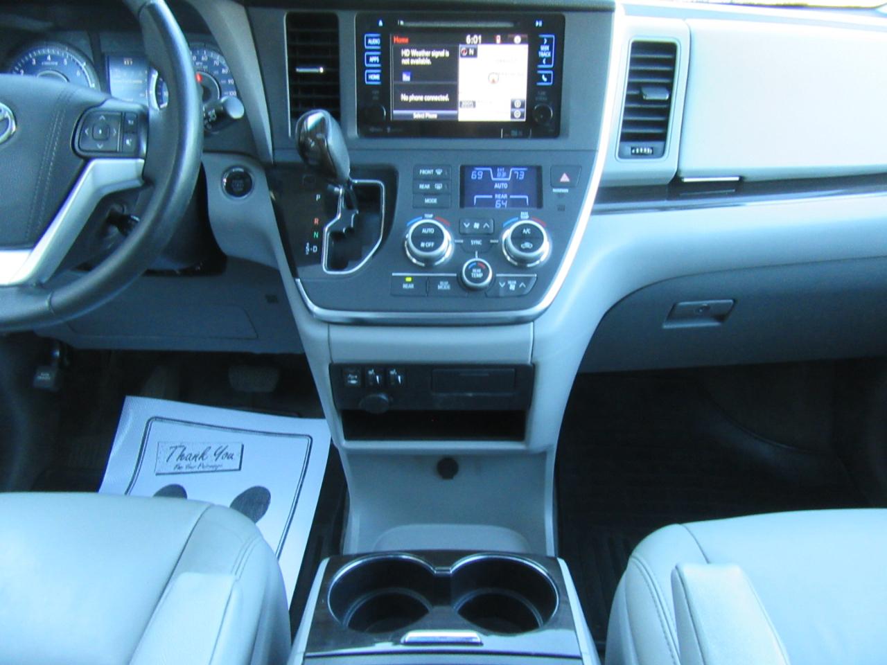 Toyota Sienna XLE FWD 8-Passenger V6 2015