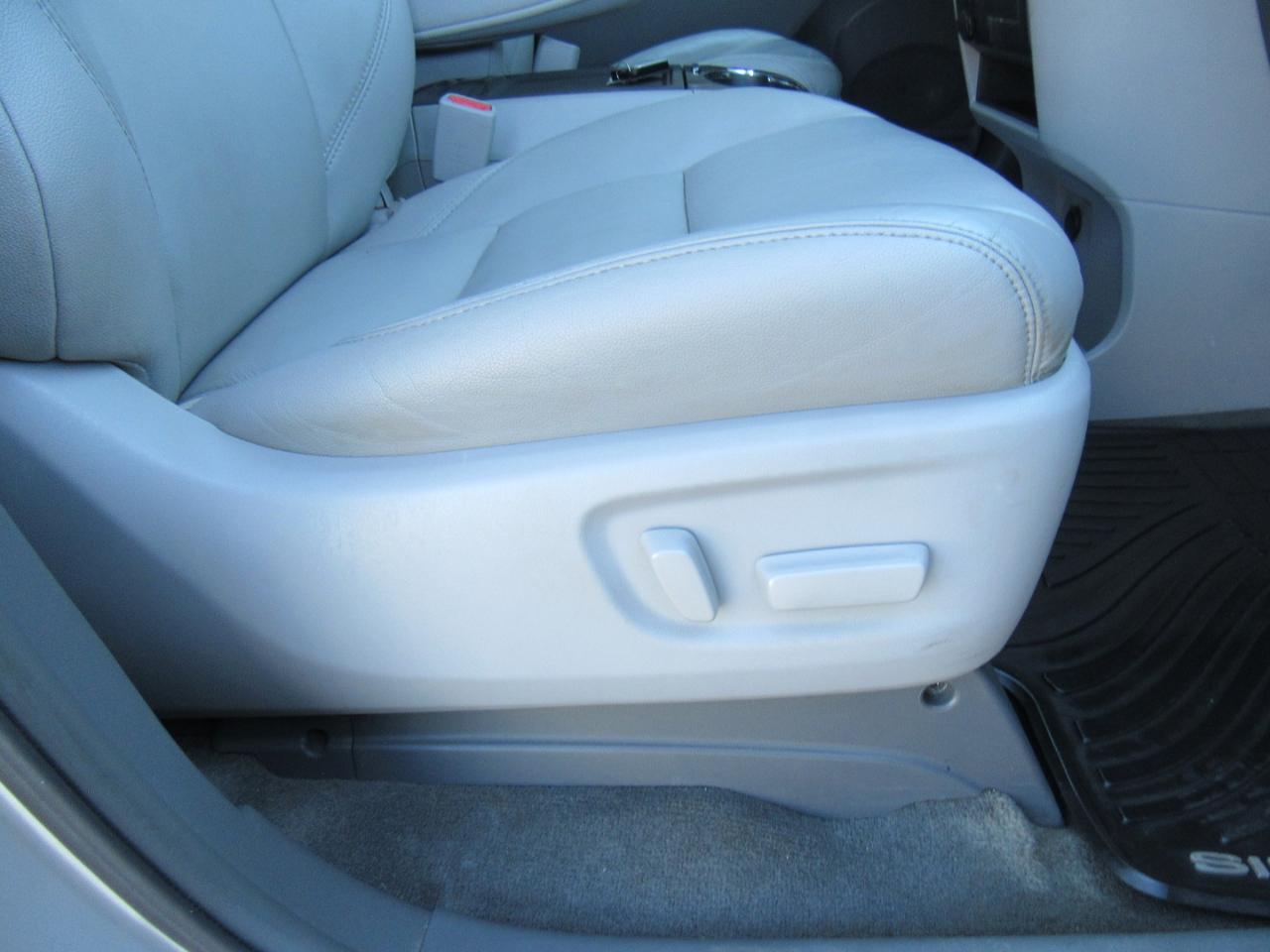 Toyota Sienna XLE FWD 8-Passenger V6 2015